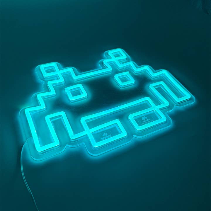 Space Invaders – LED-lampe i neonstil fra Mad Monkey GmbH – produktbilde 3
