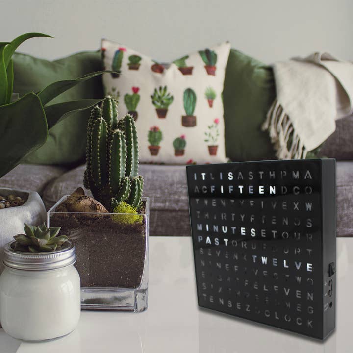 Ordklokke – LED-klokke med engelske ord fra Mad Monkey GmbH – produktbilde 4